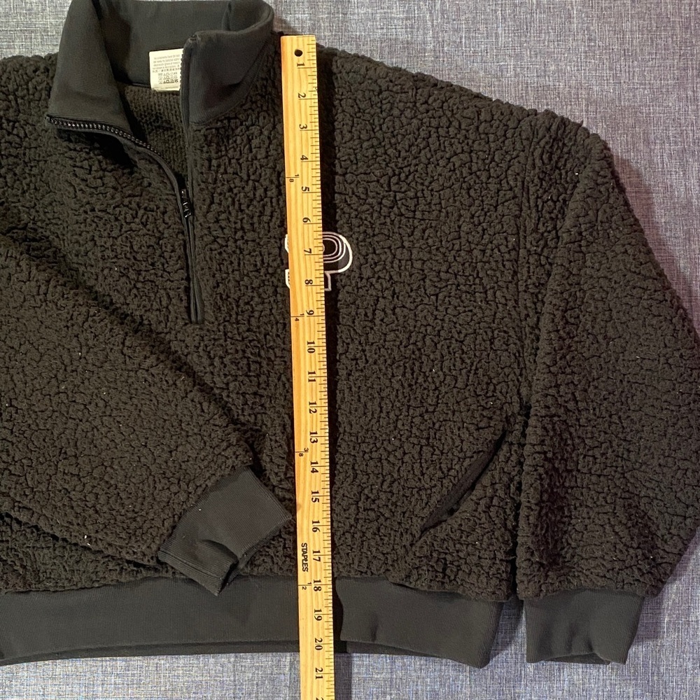 PINK Victoria’s Secret Black Sherpa Quarter-Zip Pullover Women’s S/P Fleece Crop - Picture 9 of 9